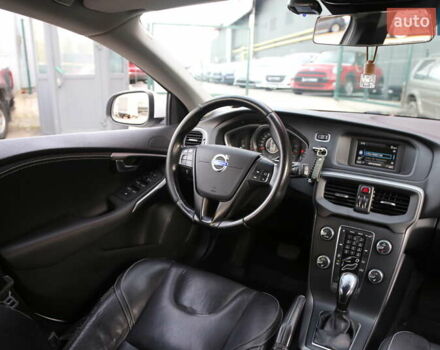 Белый Вольво В40, объемом двигателя 1.56 л и пробегом 144 тыс. км за 11900 $, фото 12 на Automoto.ua