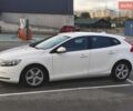 Білий Вольво V40, об'ємом двигуна 1.56 л та пробігом 202 тис. км за 9900 $, фото 2 на Automoto.ua