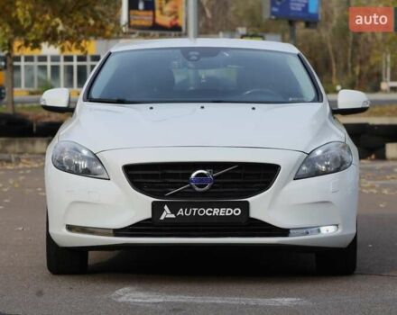 Белый Вольво В40, объемом двигателя 1.56 л и пробегом 144 тыс. км за 11900 $, фото 1 на Automoto.ua