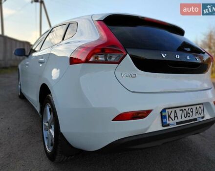 Белый Вольво В40, объемом двигателя 1.56 л и пробегом 118 тыс. км за 11600 $, фото 8 на Automoto.ua