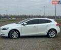 Білий Вольво V40, об'ємом двигуна 1.6 л та пробігом 190 тис. км за 12900 $, фото 4 на Automoto.ua