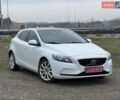 Белый Вольво В40, объемом двигателя 1.6 л и пробегом 195 тыс. км за 13600 $, фото 1 на Automoto.ua