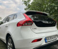Білий Вольво V40, об'ємом двигуна 1.98 л та пробігом 317 тис. км за 12100 $, фото 3 на Automoto.ua