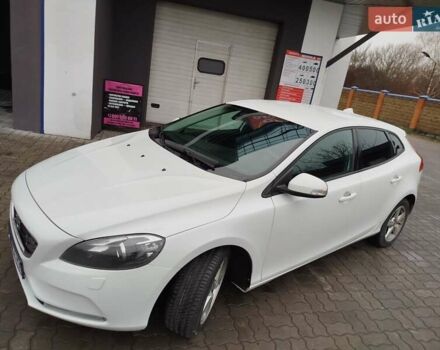 Белый Вольво В40, объемом двигателя 1.6 л и пробегом 220 тыс. км за 12000 $, фото 8 на Automoto.ua