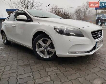 Белый Вольво В40, объемом двигателя 1.6 л и пробегом 220 тыс. км за 12000 $, фото 2 на Automoto.ua