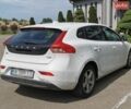 Белый Вольво В40, объемом двигателя 1.56 л и пробегом 165 тыс. км за 8000 $, фото 3 на Automoto.ua