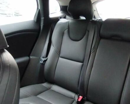 Білий Вольво V40, об'ємом двигуна 1.56 л та пробігом 158 тис. км за 10000 $, фото 7 на Automoto.ua