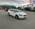 Белый Вольво В40, объемом двигателя 1.56 л и пробегом 236 тыс. км за 10300 $, фото 2 на Automoto.ua