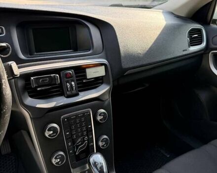 Белый Вольво В40, объемом двигателя 1.6 л и пробегом 190 тыс. км за 11600 $, фото 3 на Automoto.ua