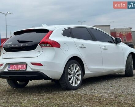 Белый Вольво В40, объемом двигателя 1.6 л и пробегом 195 тыс. км за 13400 $, фото 5 на Automoto.ua