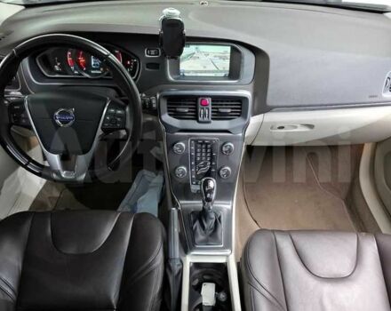 Белый Вольво В40, объемом двигателя 1.6 л и пробегом 139 тыс. км за 12250 $, фото 4 на Automoto.ua