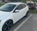 Белый Вольво В40, объемом двигателя 2 л и пробегом 220 тыс. км за 10700 $, фото 1 на Automoto.ua