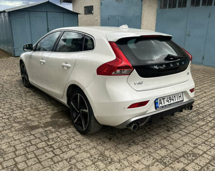 Білий Вольво V40, об'ємом двигуна 2 л та пробігом 203 тис. км за 10850 $, фото 3 на Automoto.ua