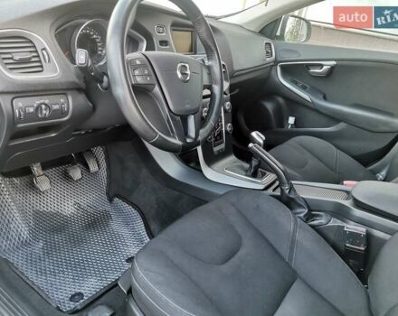 Білий Вольво V40, об'ємом двигуна 1.97 л та пробігом 147 тис. км за 13999 $, фото 9 на Automoto.ua