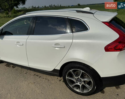 Вольво В40 2016 в Киеве на Automoto.ua Белый Вольво В40, объемом двигателя 1.97 л и пробегом 174 тыс. км за 15000 $, фото 12 на Automoto.ua