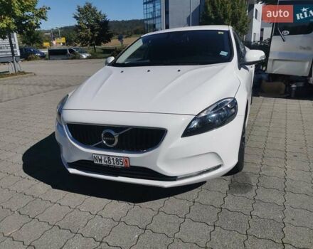 Білий Вольво V40, об'ємом двигуна 1.97 л та пробігом 147 тис. км за 13999 $, фото 21 на Automoto.ua