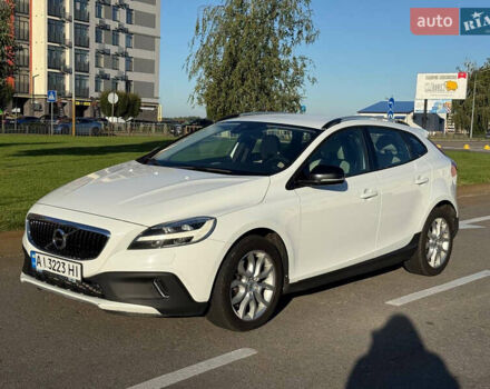 Белый Вольво В40, объемом двигателя 1.97 л и пробегом 151 тыс. км за 17700 $, фото 6 на Automoto.ua
