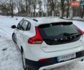 Білий Вольво V40, об'ємом двигуна 2 л та пробігом 18 тис. км за 18500 $, фото 2 на Automoto.ua