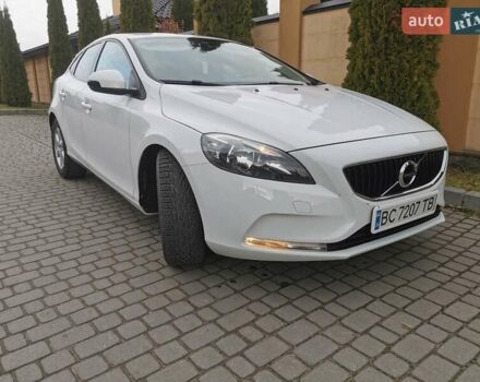 Білий Вольво V40, об'ємом двигуна 1.97 л та пробігом 147 тис. км за 13999 $, фото 19 на Automoto.ua