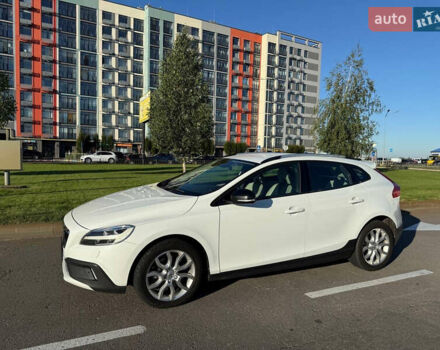 Белый Вольво В40, объемом двигателя 1.97 л и пробегом 151 тыс. км за 17700 $, фото 13 на Automoto.ua