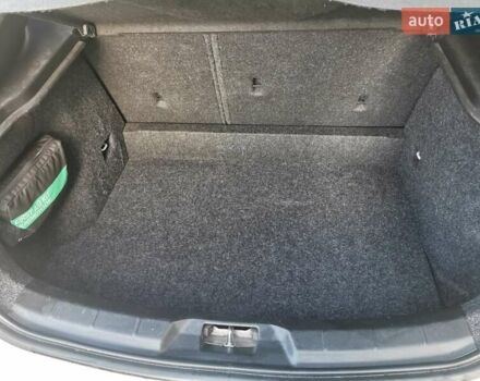 Білий Вольво V40, об'ємом двигуна 1.97 л та пробігом 147 тис. км за 13999 $, фото 3 на Automoto.ua