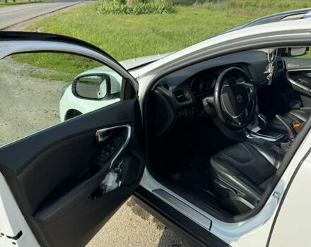 Вольво В40 2016 в Киеве на Automoto.ua Белый Вольво В40, объемом двигателя 1.97 л и пробегом 174 тыс. км за 15000 $, фото 19 на Automoto.ua