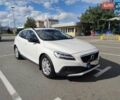 Білий Вольво V40, об'ємом двигуна 2 л та пробігом 155 тис. км за 18500 $, фото 2 на Automoto.ua