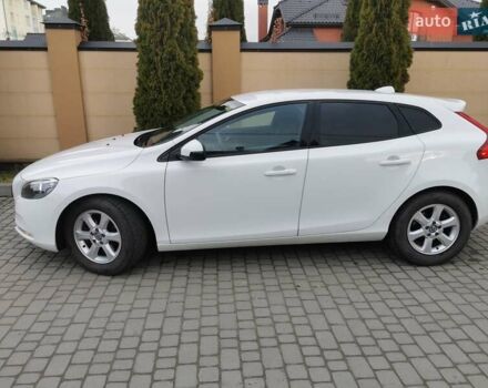 Білий Вольво V40, об'ємом двигуна 1.97 л та пробігом 147 тис. км за 13999 $, фото 20 на Automoto.ua