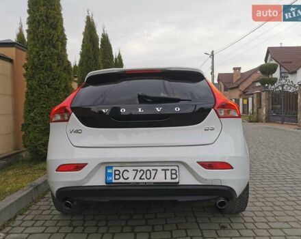 Білий Вольво V40, об'ємом двигуна 1.97 л та пробігом 147 тис. км за 13999 $, фото 15 на Automoto.ua