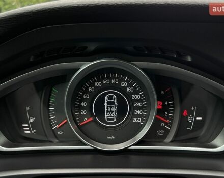 Белый Вольво В40, объемом двигателя 1.97 л и пробегом 150 тыс. км за 13200 $, фото 11 на Automoto.ua