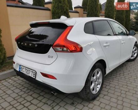 Білий Вольво V40, об'ємом двигуна 1.97 л та пробігом 147 тис. км за 13999 $, фото 16 на Automoto.ua