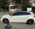 Білий Вольво V40, об'ємом двигуна 1.97 л та пробігом 109 тис. км за 14800 $, фото 6 на Automoto.ua