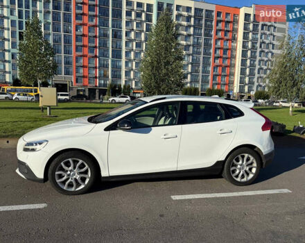 Белый Вольво В40, объемом двигателя 1.97 л и пробегом 151 тыс. км за 17700 $, фото 1 на Automoto.ua
