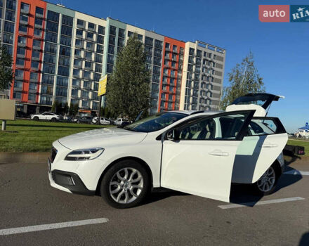 Белый Вольво В40, объемом двигателя 1.97 л и пробегом 151 тыс. км за 17700 $, фото 24 на Automoto.ua