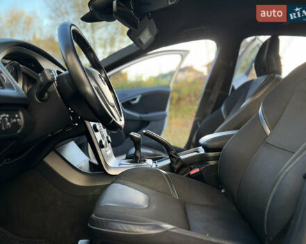 Білий Вольво V40, об'ємом двигуна 2 л та пробігом 317 тис. км за 12999 $, фото 23 на Automoto.ua