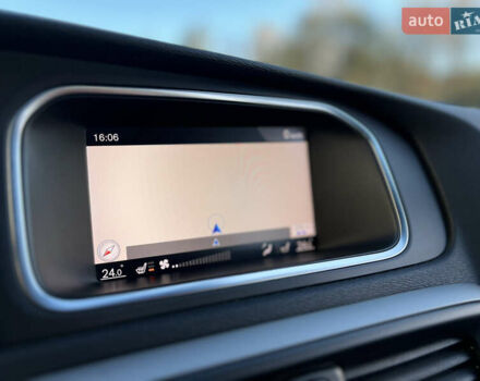 Белый Вольво В40, объемом двигателя 2 л и пробегом 316 тыс. км за 13399 $, фото 45 на Automoto.ua