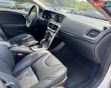 Білий Вольво V40, об'ємом двигуна 1.97 л та пробігом 165 тис. км за 15500 $, фото 33 на Automoto.ua