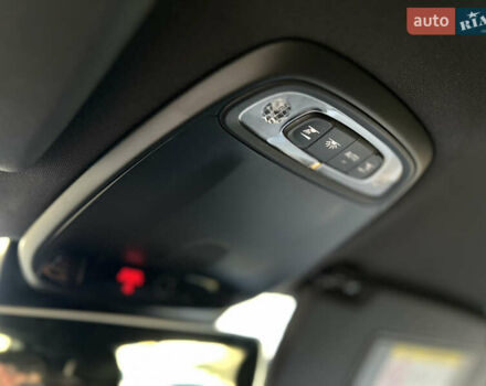 Білий Вольво V40, об'ємом двигуна 2 л та пробігом 317 тис. км за 12999 $, фото 48 на Automoto.ua