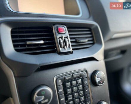 Білий Вольво V40, об'ємом двигуна 2 л та пробігом 317 тис. км за 12999 $, фото 46 на Automoto.ua