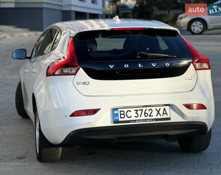 Білий Вольво V40, об'ємом двигуна 2 л та пробігом 317 тис. км за 12999 $, фото 7 на Automoto.ua