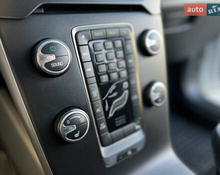 Білий Вольво V40, об'ємом двигуна 2 л та пробігом 317 тис. км за 12999 $, фото 47 на Automoto.ua