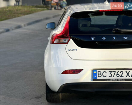 Білий Вольво V40, об'ємом двигуна 2 л та пробігом 317 тис. км за 12999 $, фото 17 на Automoto.ua