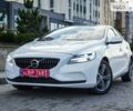 Білий Вольво V40, об'ємом двигуна 2 л та пробігом 56 тис. км за 16590 $, фото 2 на Automoto.ua