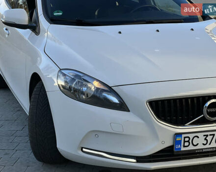 Білий Вольво V40, об'ємом двигуна 2 л та пробігом 317 тис. км за 12999 $, фото 14 на Automoto.ua