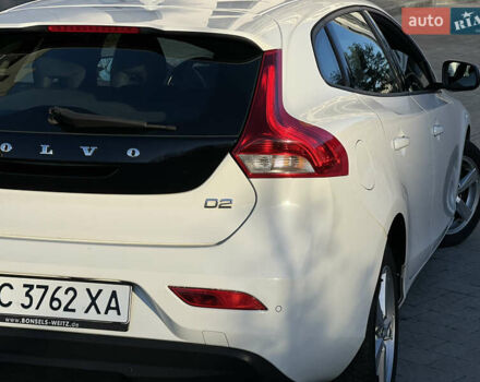 Білий Вольво V40, об'ємом двигуна 2 л та пробігом 317 тис. км за 12999 $, фото 20 на Automoto.ua