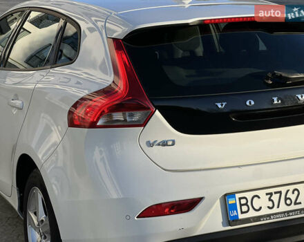 Білий Вольво V40, об'ємом двигуна 2 л та пробігом 317 тис. км за 12999 $, фото 18 на Automoto.ua