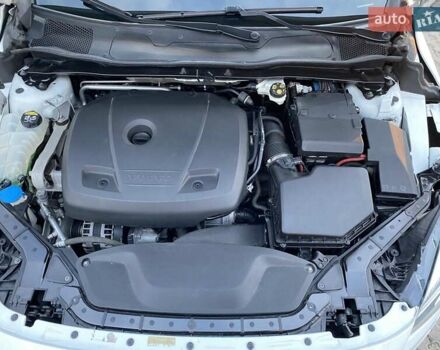 Белый Вольво В40, объемом двигателя 1.5 л и пробегом 135 тыс. км за 18500 $, фото 30 на Automoto.ua