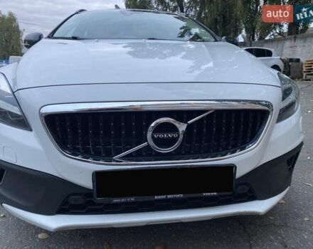 Вольво В40 2019 в Киеве на Automoto.ua Белый Вольво В40, объемом двигателя 1.5 л и пробегом 135 тыс. км за 18700 $, фото 4 на Automoto.ua