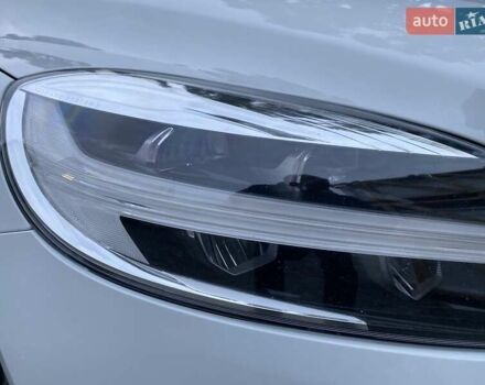 Вольво В40 2019 в Киеве на Automoto.ua Белый Вольво В40, объемом двигателя 1.5 л и пробегом 135 тыс. км за 18700 $, фото 5 на Automoto.ua