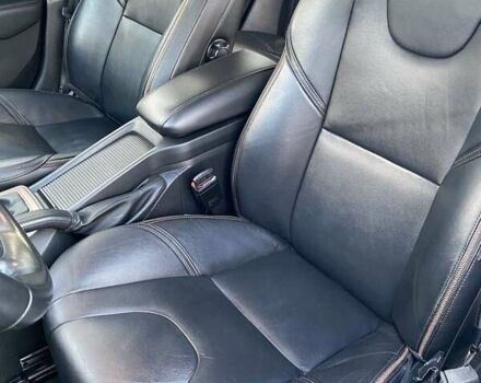 Вольво В40 2019 в Киеве на Automoto.ua Белый Вольво В40, объемом двигателя 1.5 л и пробегом 135 тыс. км за 18700 $, фото 8 на Automoto.ua